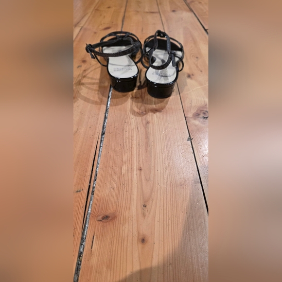 Mootsies Tootsies Black Patent Strappy Women's Sandals - Picture 3 of 4